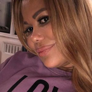 Meet your Posher, Digna